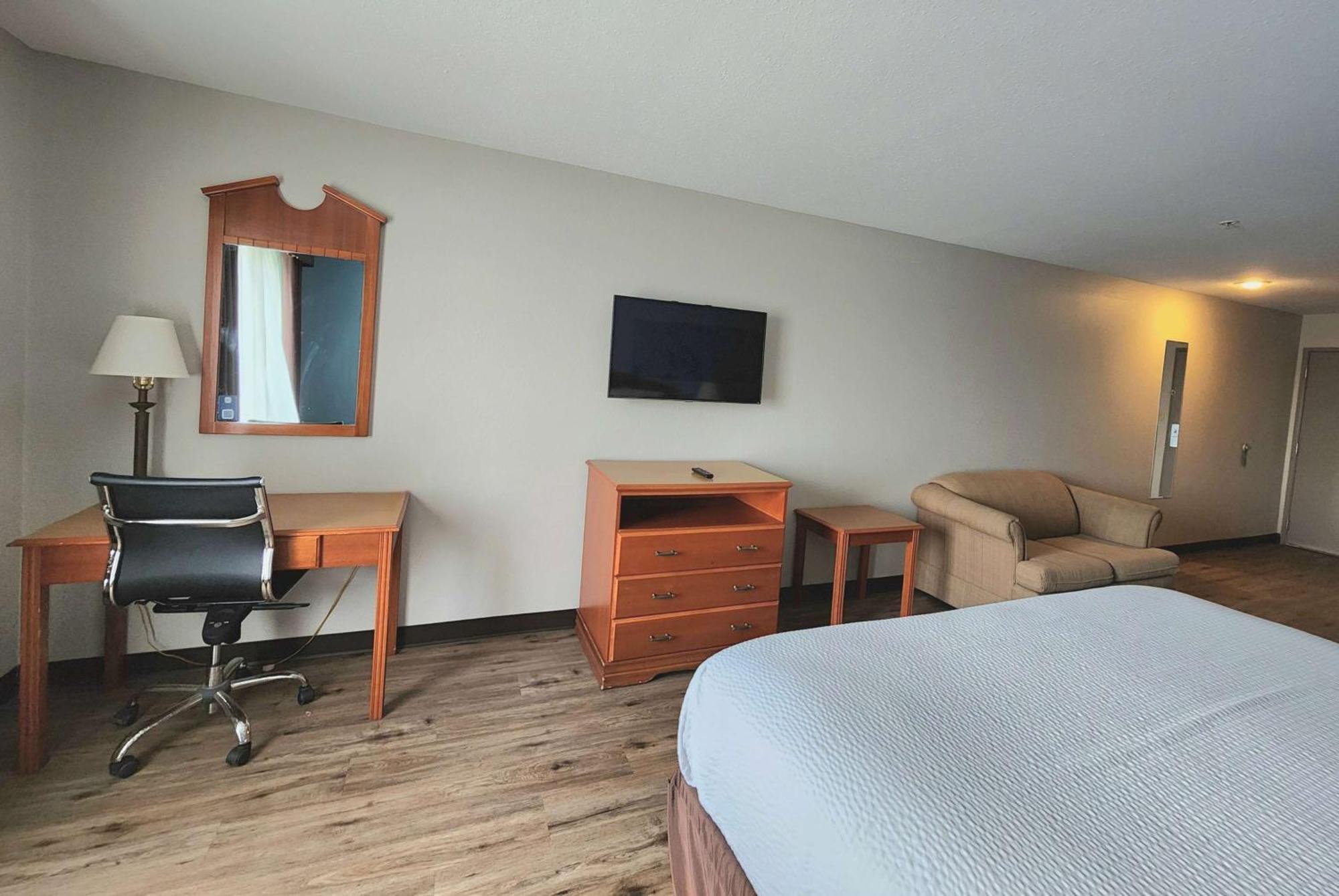 Days Inn & Suites By Wyndham Thibodaux Exterior photo