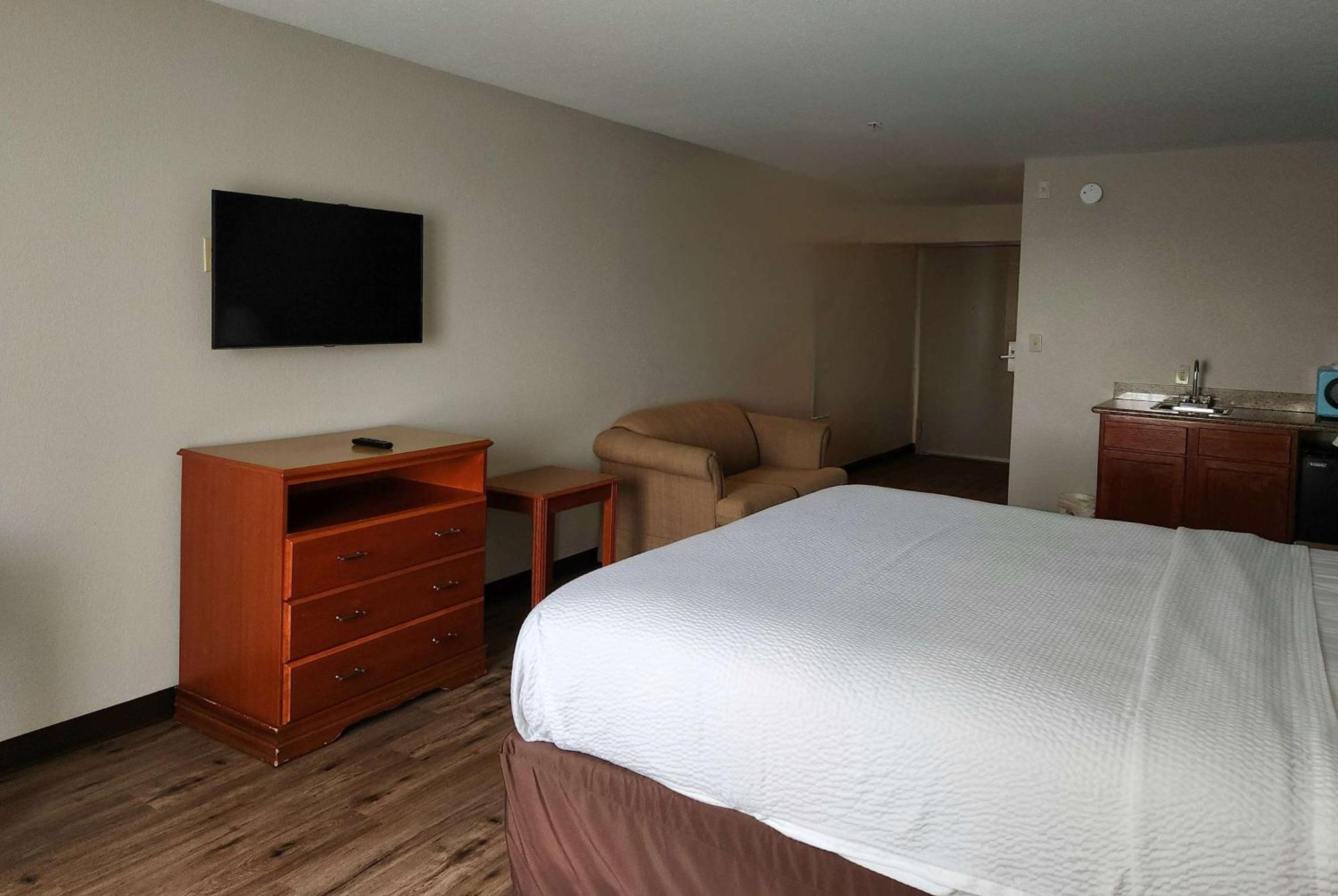 Days Inn & Suites By Wyndham Thibodaux Exterior photo