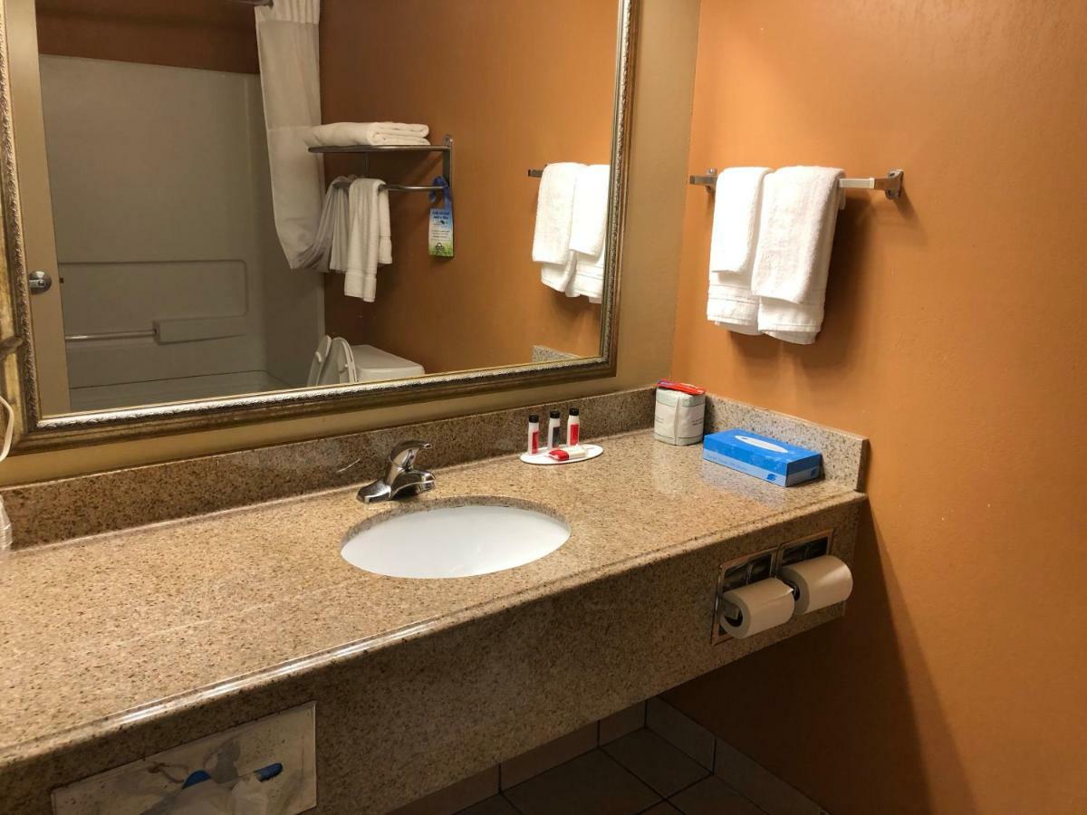 Days Inn & Suites By Wyndham Thibodaux Exterior photo
